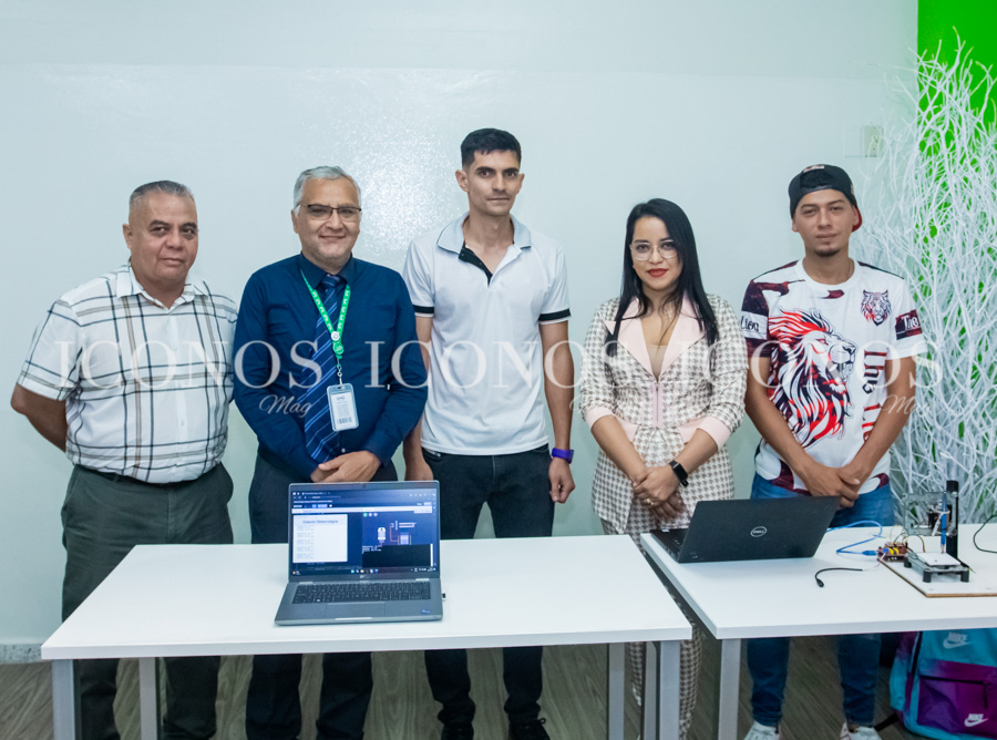 Entrega de premios feria científica by UTH Tegucigalpa