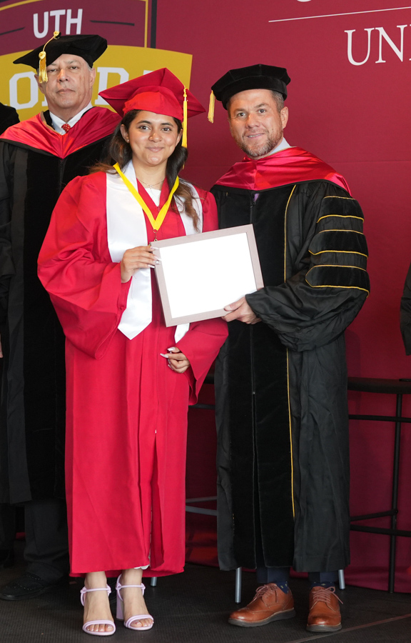 graduacion uth florida university 2024 2