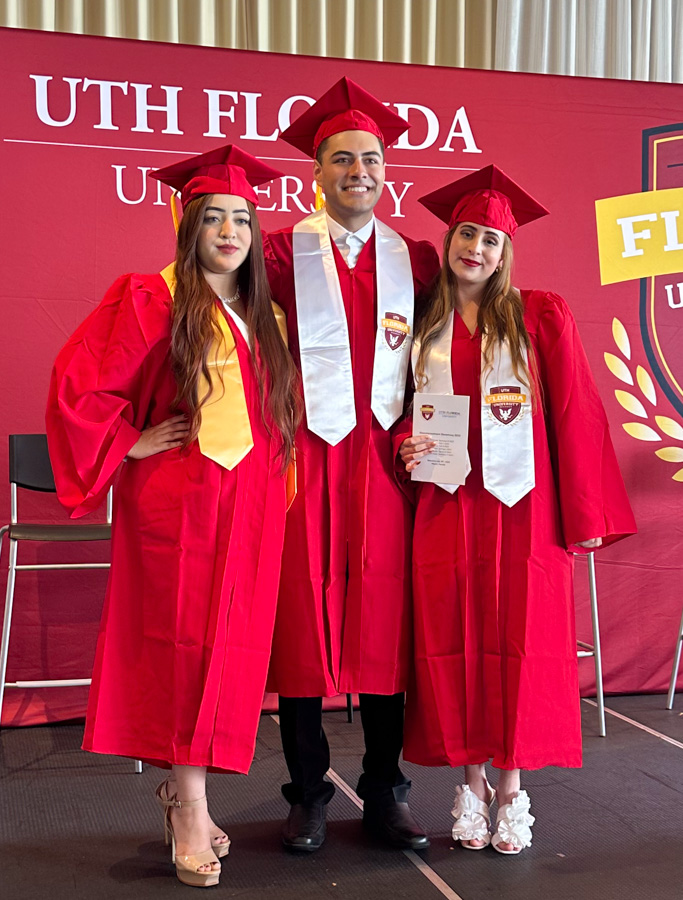 graduacion uth florida university 2024 3