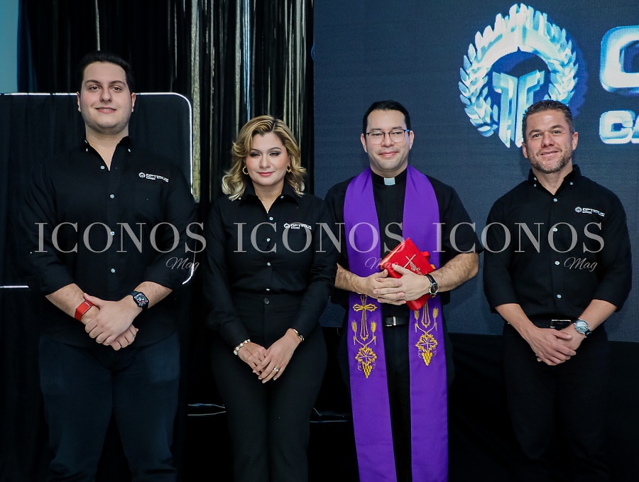 presentacion optimus card 2024 by uth honduras campus san pedro sula