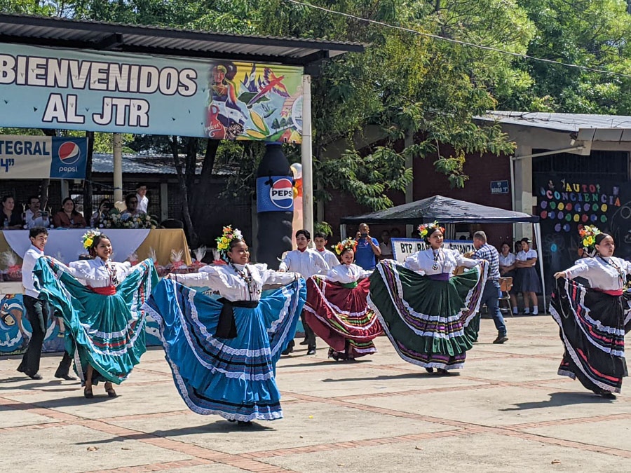 visita feria de salud jtr 2024 by ucenm honduras