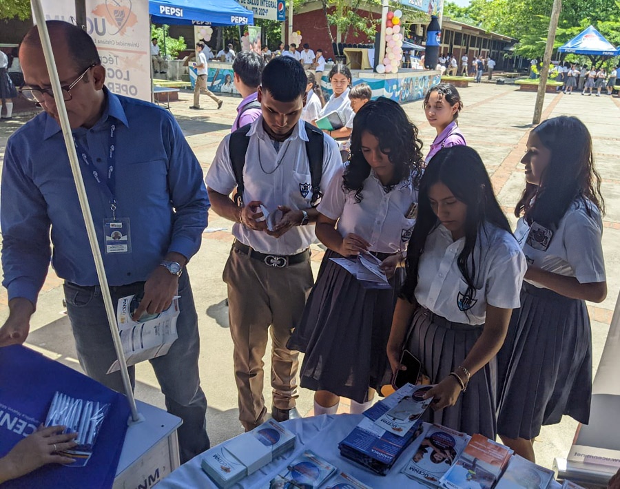 visita feria de salud jtr 2024 by ucenm honduras