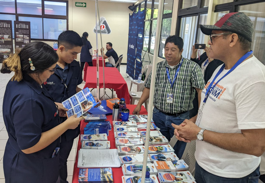 visita feria educativa lear 2024 by ucenm honduras
