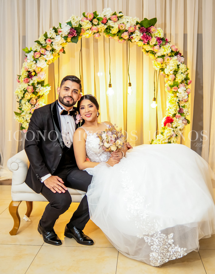 Helen Celina Melgar Rodríguez y Dennis Alberto Meza Ávila