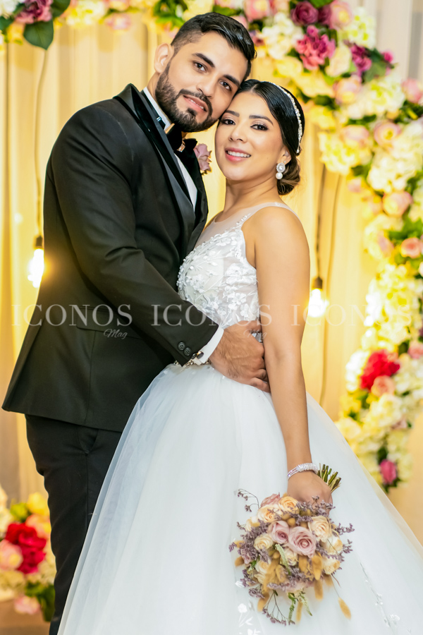 Helen Celina Melgar Rodríguez y Dennis Alberto Meza Ávila