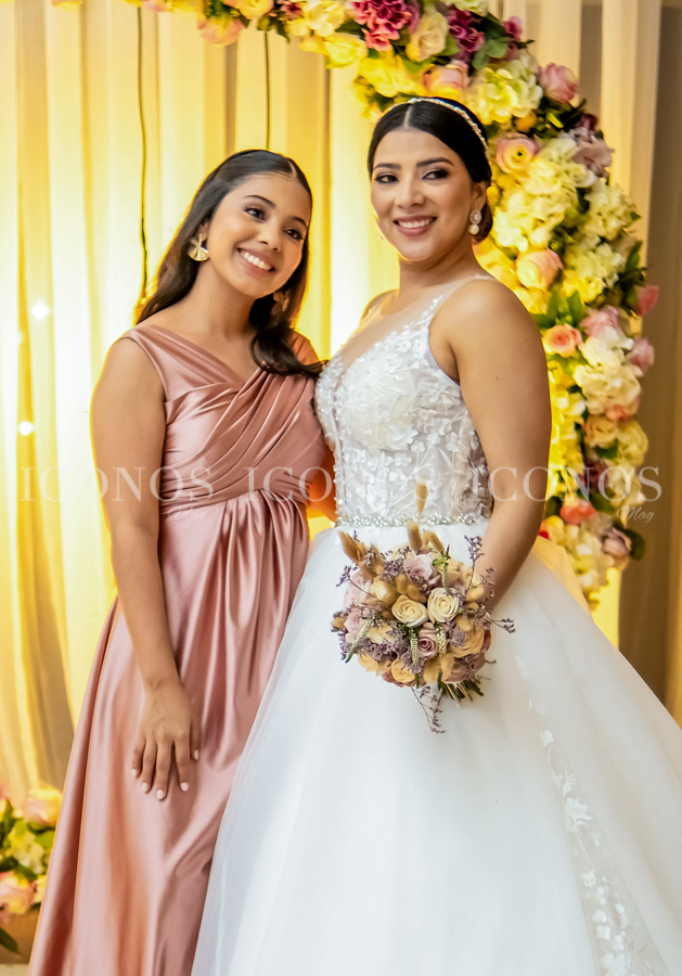 Helen Celina Melgar Rodríguez y Dennis Alberto Meza Ávila