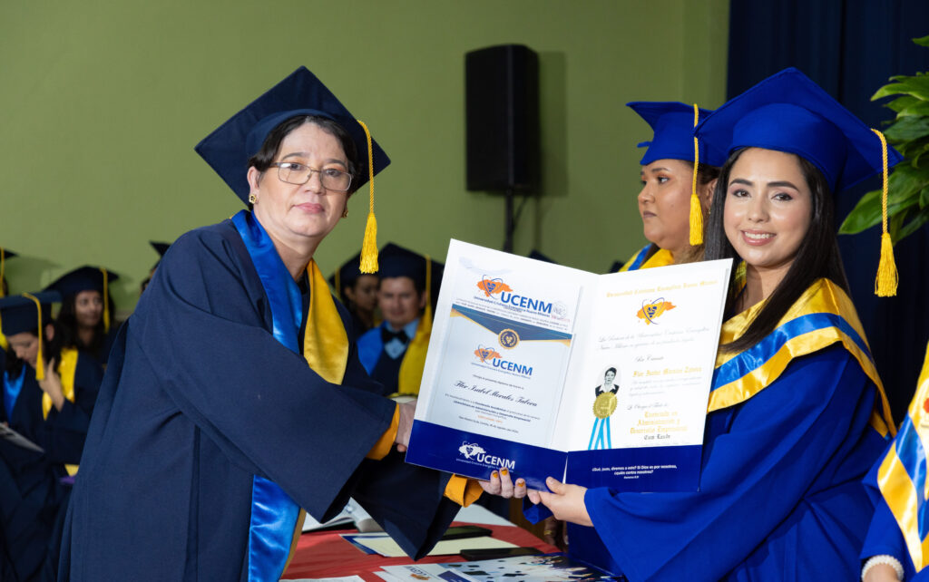 Ceremonia graduación 2024 UCENM Santa Rosa de Copán