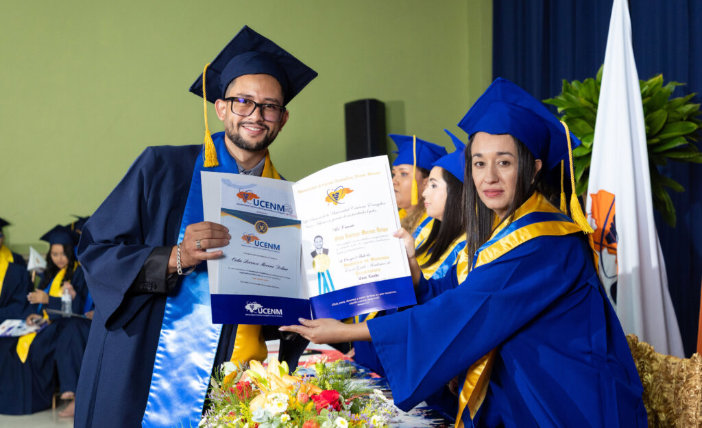 Ceremonia graduación 2024 UCENM Santa Rosa de Copán