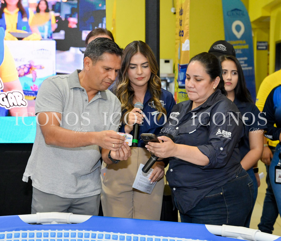 entrega premio 2024 by supermercados colonial