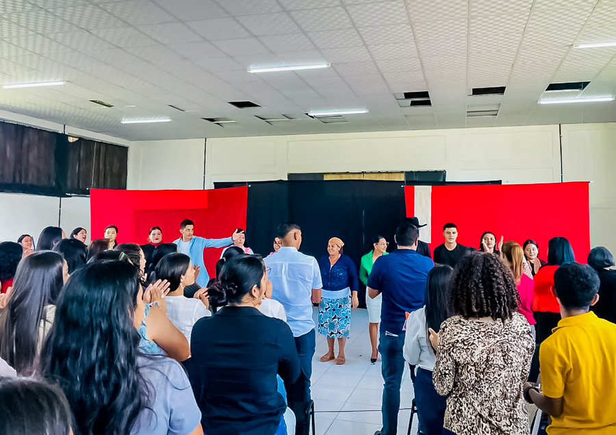 Obra de teatro Que viva la vida by UCENM Honduras