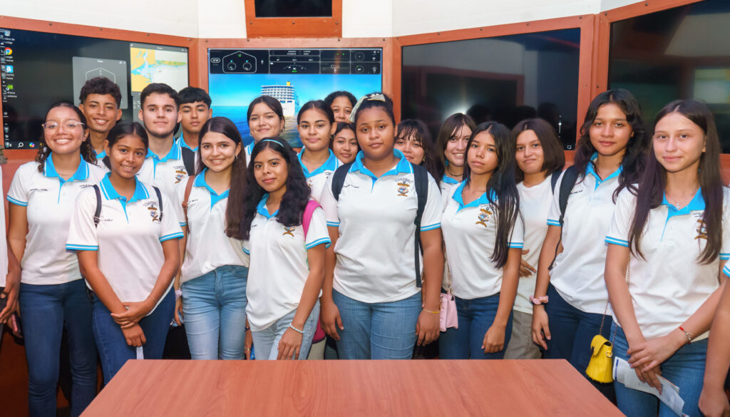 Recorrido estudiantes Franklin Delano Roosevelt a UCENM Honduras