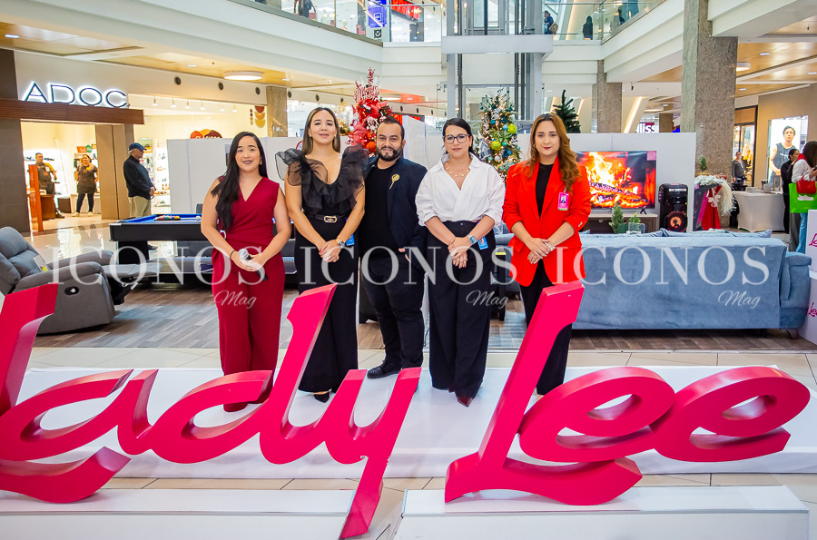 Hosting holidays 2024 by Lady Lee en City Mall Tegucigalpa