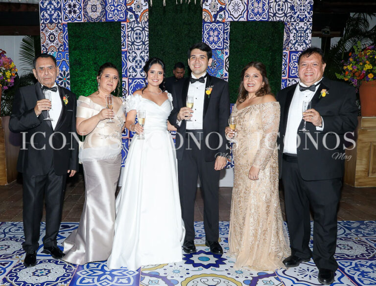 Julie Alexandra Alvarenga Rivera y Claudio Arturo Rojas Menjívar: boda