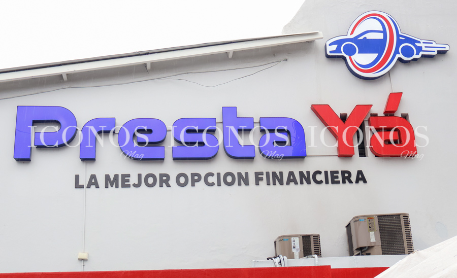Carro rojo San Valentín 2025 PrestaYá Honduras