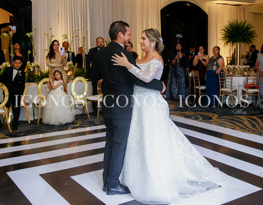 Boda Andrea Morales Soto y Geancarlo Porzio Fuentes 2