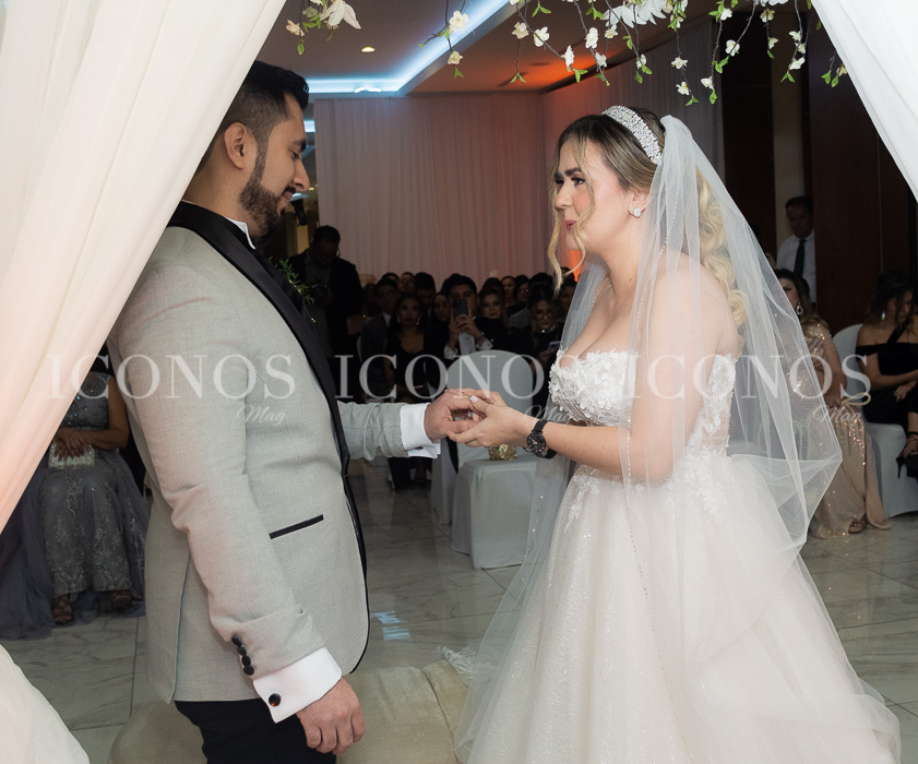 jeny elizabeth urrea fiallos y marco david orellana ortega