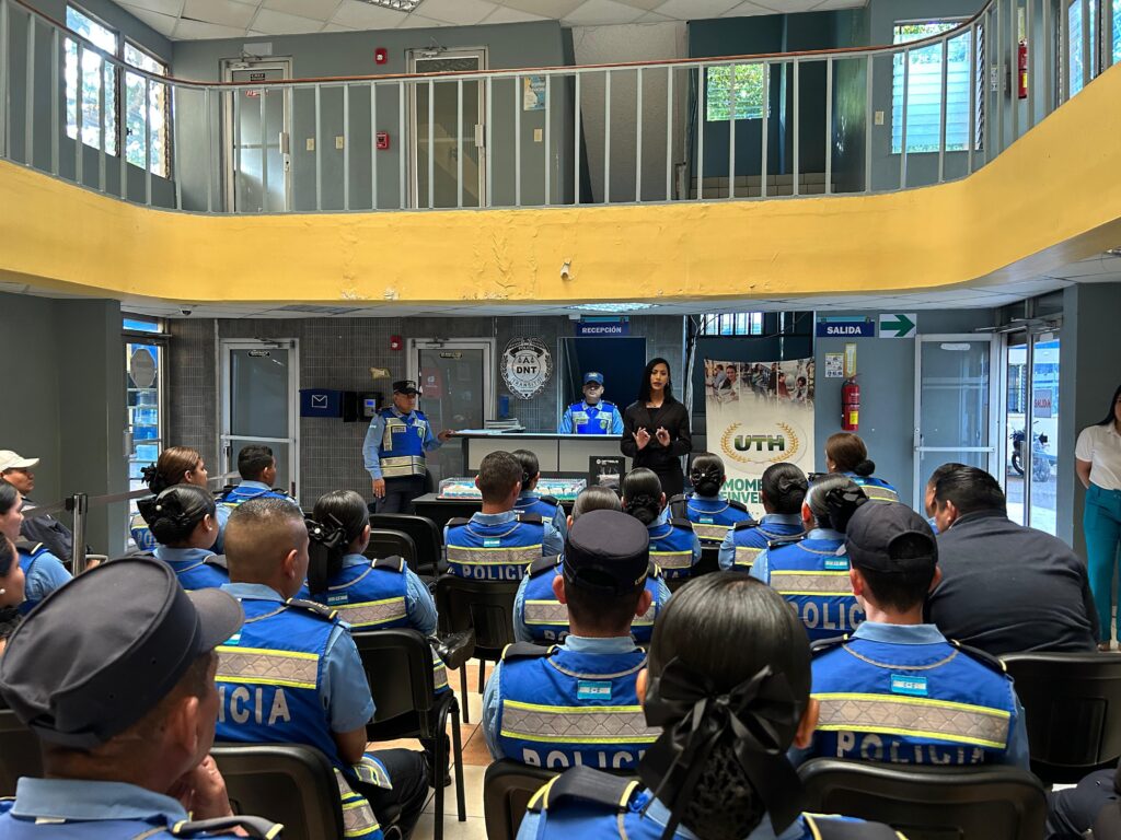 Aniversario 143 Policía Nacional by UTH Honduras Presta Yá Tegucigalpa