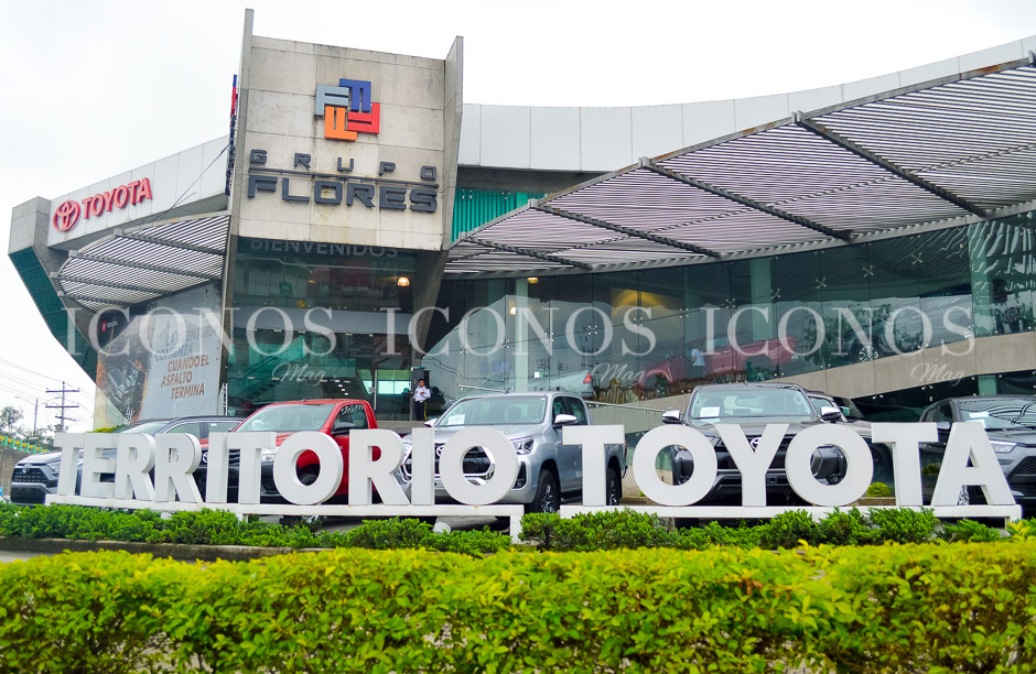 inauguracion centro financiero grupo flores honduras 2025