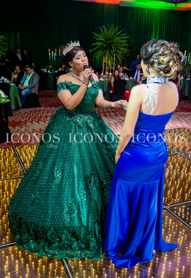 Quince años Ayleen Elizabeth Abuslin Valle 2