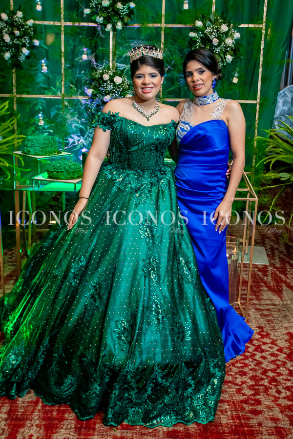 Quince años Ayleen Elizabeth Abuslin Valle 2