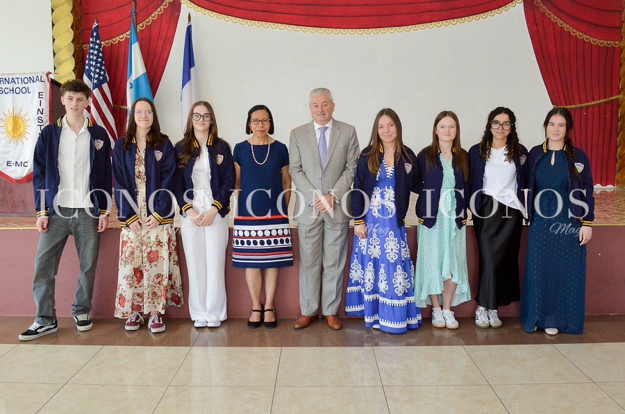 bienvenida estudiantes francia 2025 albert einstein international school