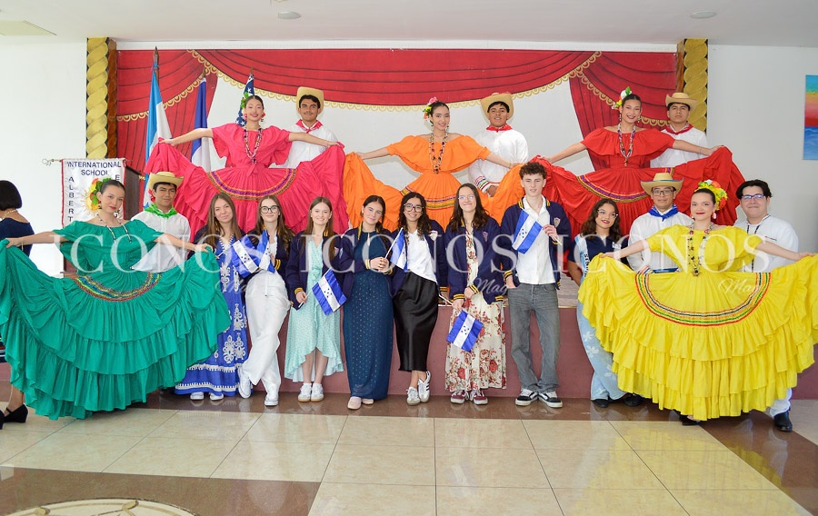 bienvenida estudiantes francia 2025 albert einstein international school