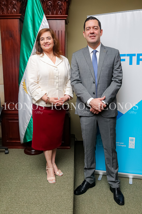 Firma de convenio UTH y UFTF