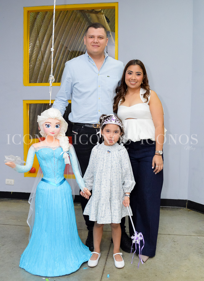 pinata marian ellieth brocatto avila