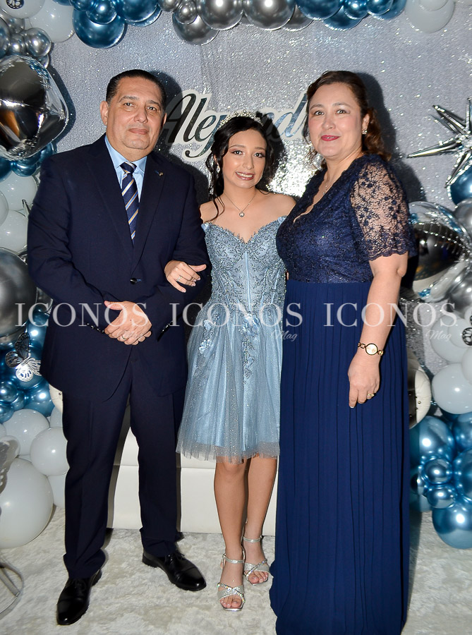 quince anos alejandra nicolle osegueda paredes