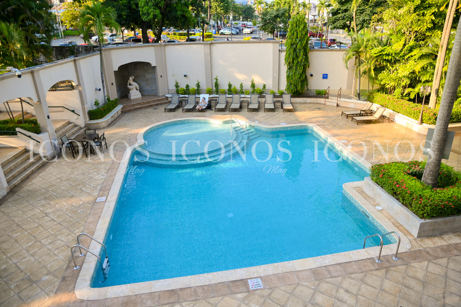 remodelacion piscina 2025 hotel hilton princess