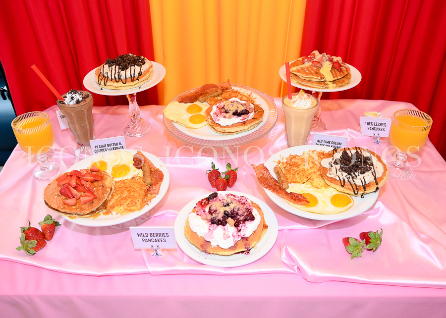 signature pancakes & milkshakes 2025 dennys honduras