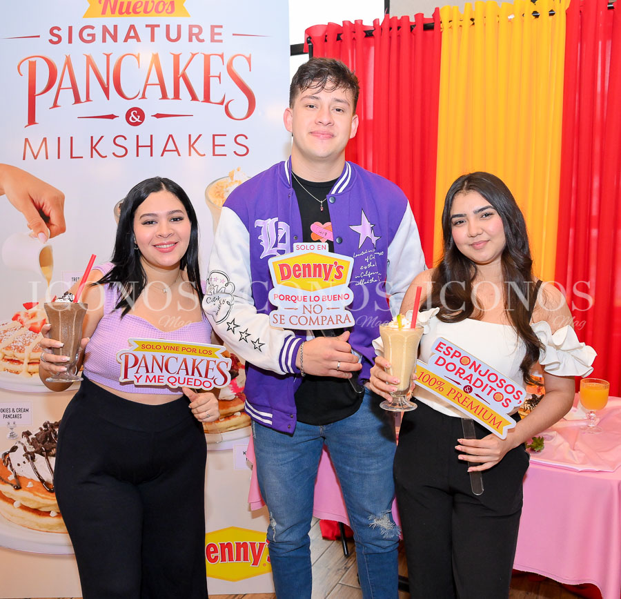 signature pancakes & milkshakes 2025 dennys honduras