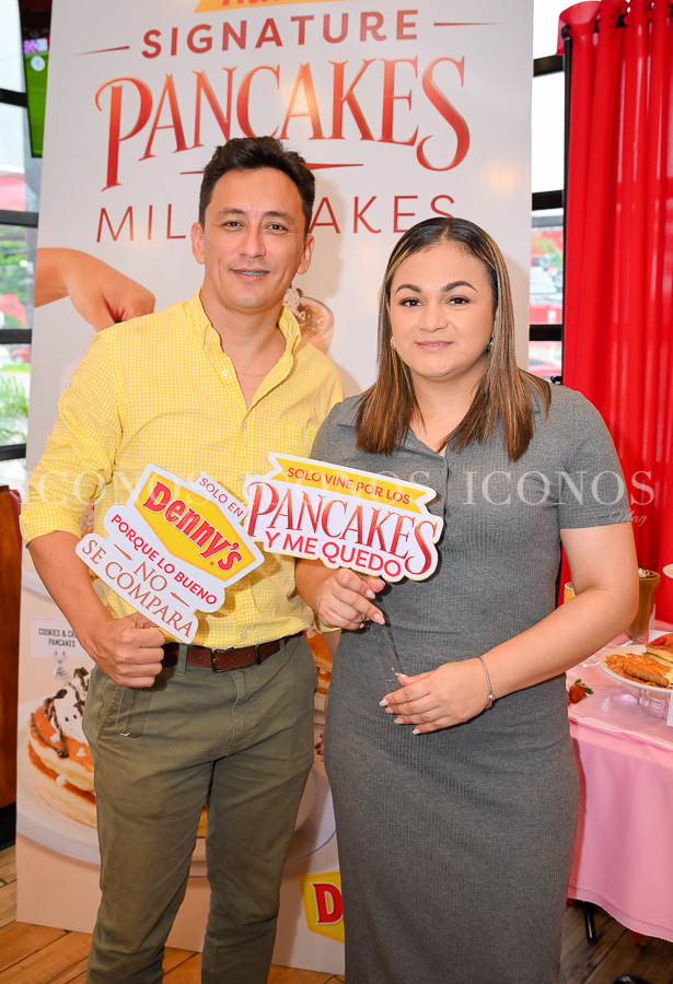 signature pancakes & milkshakes 2025 dennys honduras