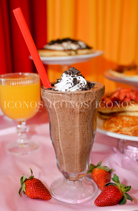 signature pancakes & milkshakes 2025 dennys honduras