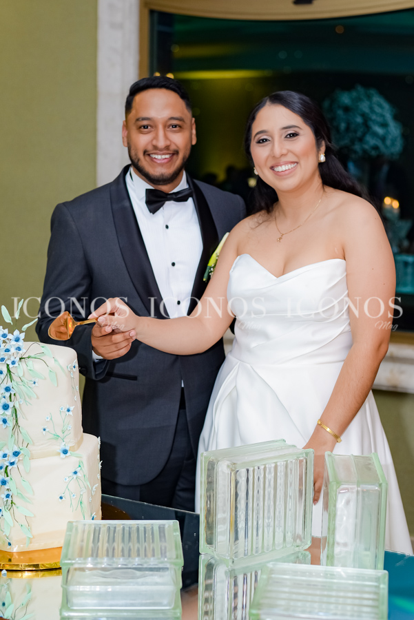 Boda Karla Soraya Mayen Ochoa y Omar Gustavo Cerrato Rivera