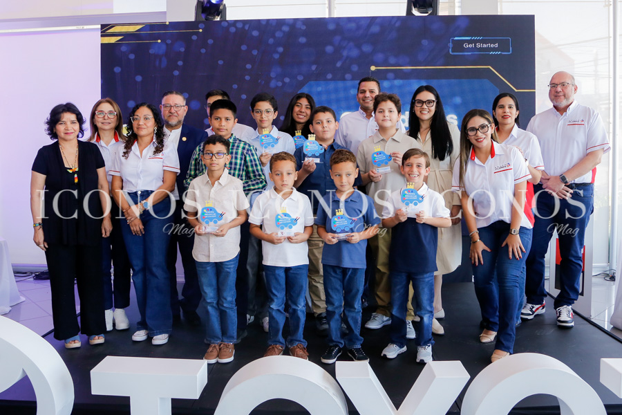 Premiación concurso Toyota Dream Car 2025 by Grupo Flores
