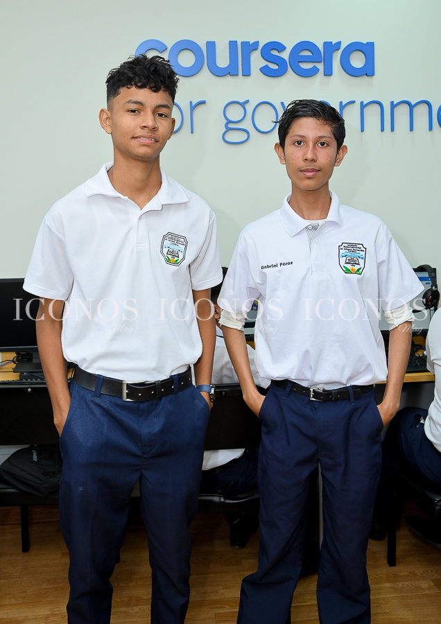 taller arduino day 2025 by uth honduras