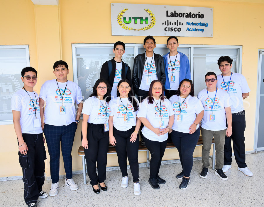 taller arduino day 2025 by uth honduras