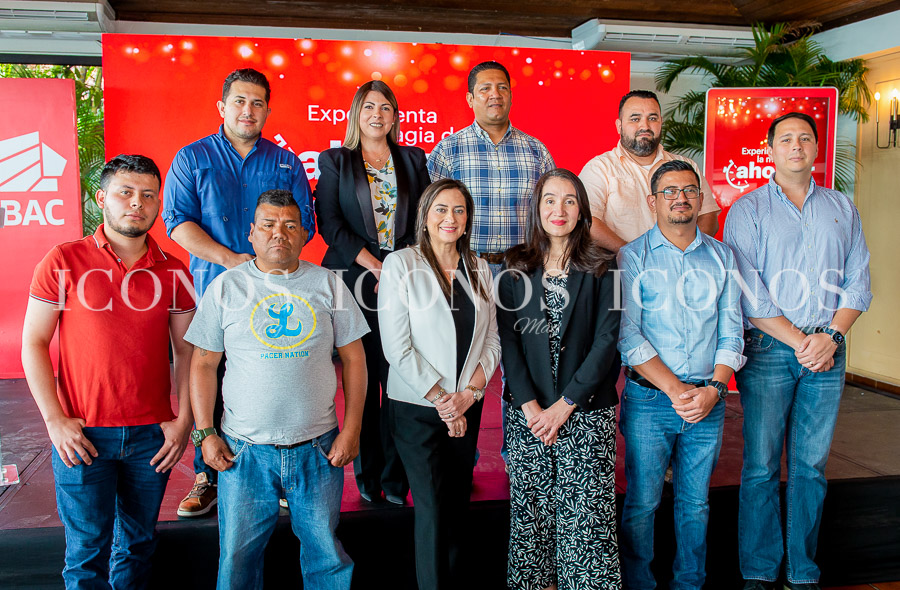entrega premios promocion experimenta la magia de ahorrar 2025 bac honduras