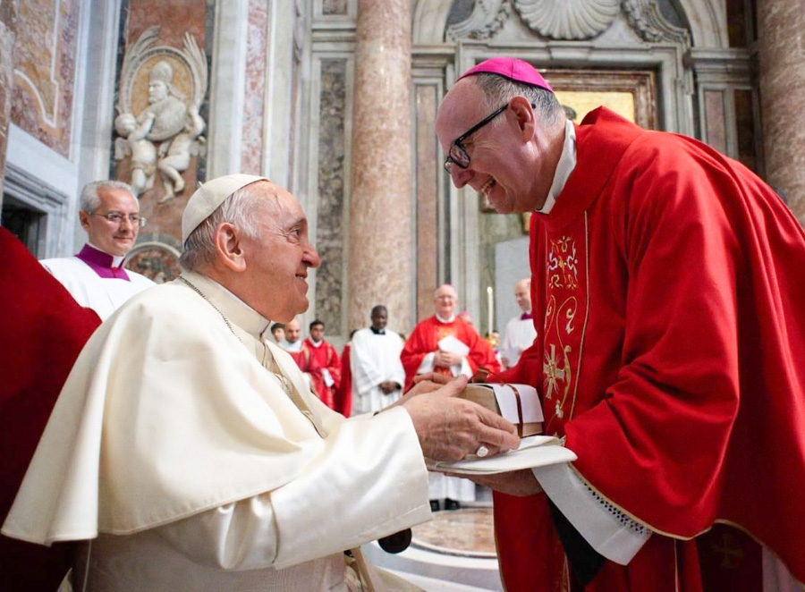 papa francisco con hondurenos