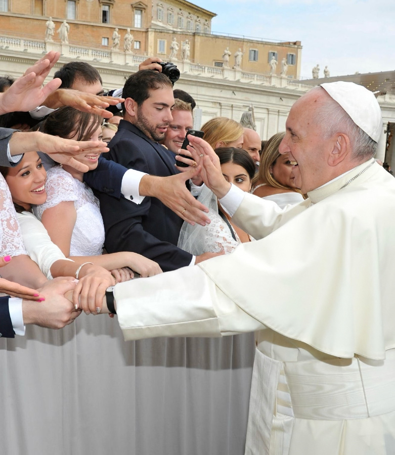 papa francisco con hondurenos