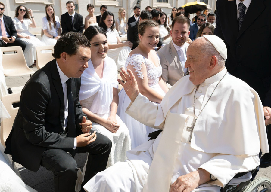 papa francisco con hondurenos