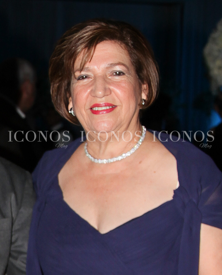 Shirley VanTuyl Pejuán de Flores