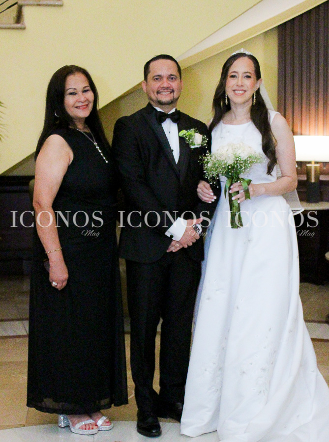 boda religiosa iris yandely guerra bustillo y carlos enrique funes lópez