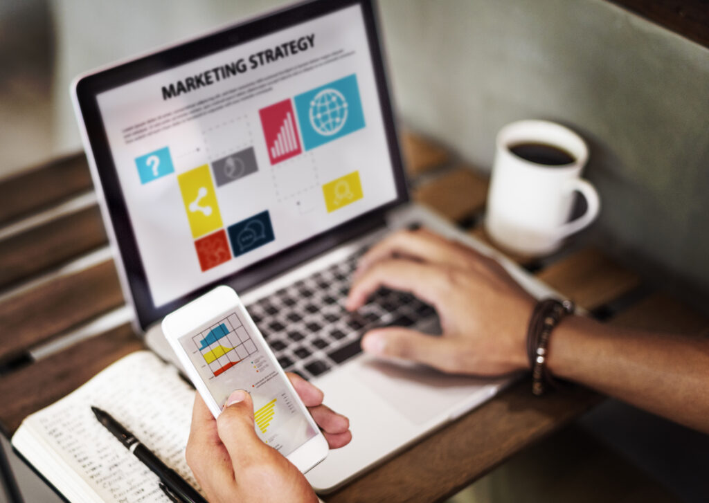 Claves fundamentales marketing digital 2025 Elevate Hub