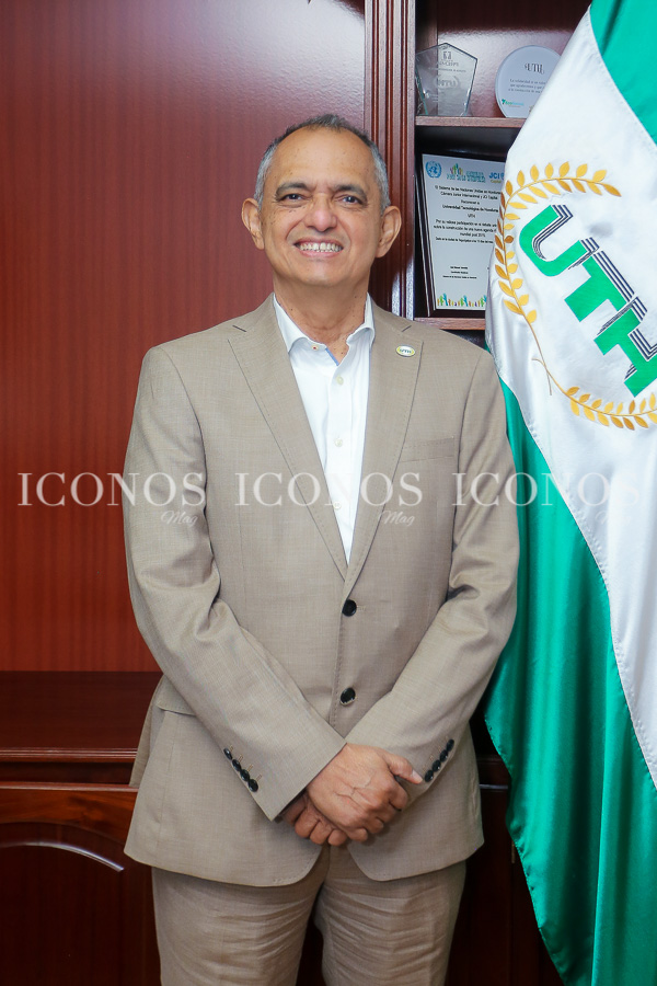 Firma carta entendimiento UTH Honduras UNAD Colombia