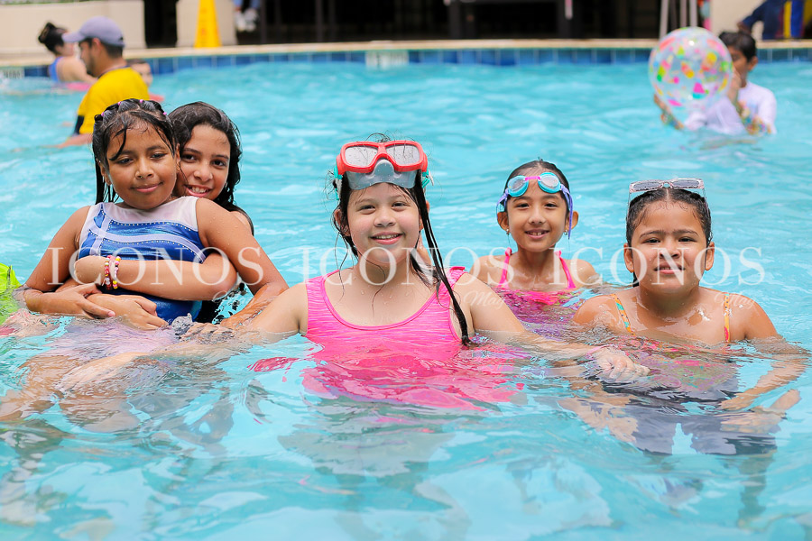 Pool party Eliam Marie Moya Salgado