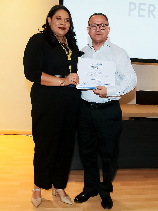 Reconocimiento periodistas UNAH 2025