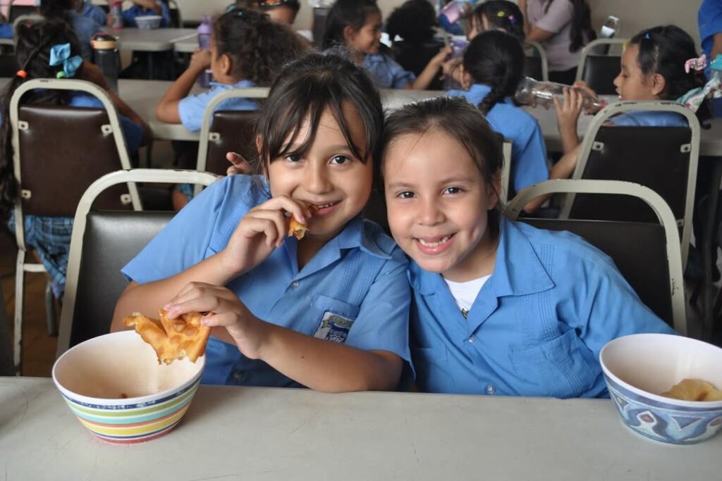 Apadrina un niño by fundación Amigos de guarderías infantiles Honduras