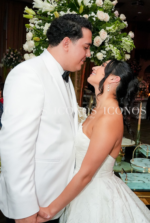 boda religiosa lauren michelle cardona almendarez y hector david aguilar gonzalez